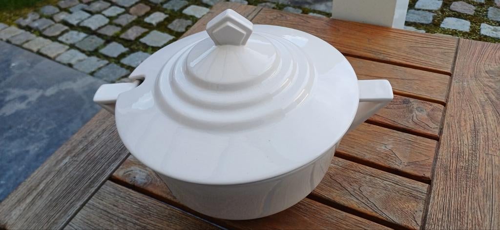 Petrus Regout serail soepterrine, crèmekleurig., Ophalen of Verzenden