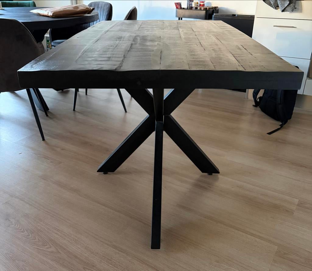 Zwarte eettafel mangohout met stalen spinpoot, Huis en Inrichting, Tafels | Eettafels, Ophalen, 100 tot 150 cm, 50 tot 100 cm