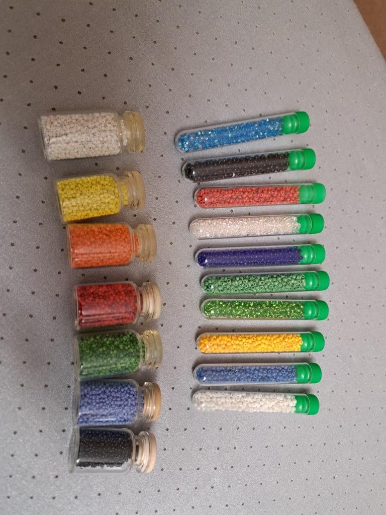Kralen set - Diverse kleuren en maten, Hobby en Vrije tijd, Kralen en Sieraden maken, Ophalen of Verzenden, Zo goed als nieuw