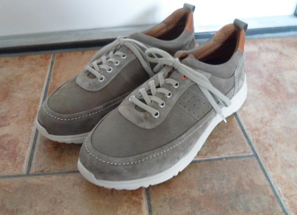 Outfielder herenschoen splinternieuw in doos maat 44, Overige kleuren, Nieuw, Outfielder, Ophalen of Verzenden