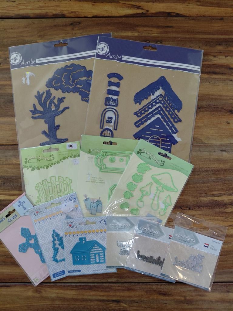 Diverse merken snijmallen voor scrapbooking en kaarten maken, Ophalen of Verzenden, Overige thema's, Pons of Mal