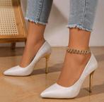 Nieuwe pumps, maat 42 vallen als 41, Kleding | Dames, Schoenen, Pumps, Wit, Nieuw, Ophalen of Verzenden
