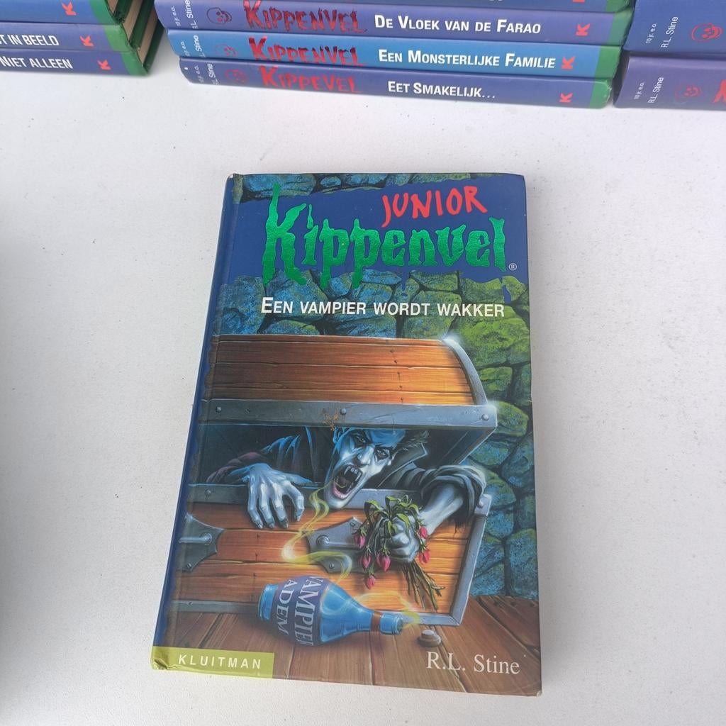 Kippenvel Junior - Een Vampier Wordt Wakker, Ophalen of Verzenden, Zo goed als nieuw, R.L. Stine