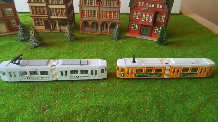 Set van 2 Siku H0 Trams, Hobby en Vrije tijd, Modeltreinen | H0, Zo goed als nieuw, Overige typen, Overige merken, Ophalen of Verzenden