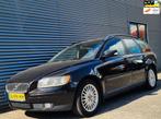 Volvo V50 2.4 Momentum 06-2005 Black Sapphire Metallic, Gebruikt, 700 kg, Leder en Stof, Zwart