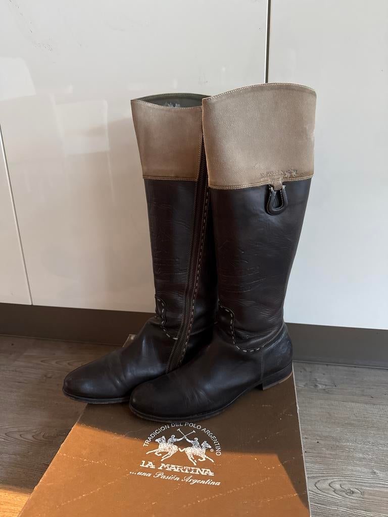 La Martina laarzen - Maat 40 - Zo goed als nieuw, Kleding | Dames, Schoenen, Ophalen, Zo goed als nieuw, Bruin, Hoge laarzen