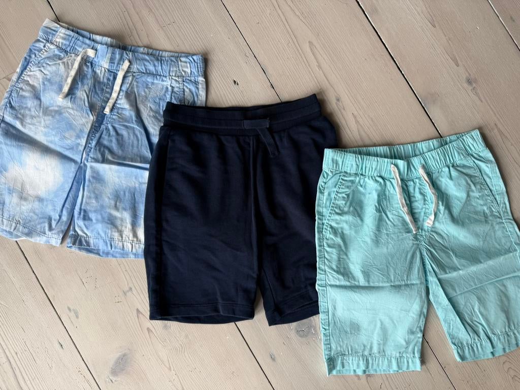 Mooie set van drie H&M shorts/korte broek size 122, Kinderen en Baby's, Kinderkleding | Maat 122, Broek, H&M, Ophalen of Verzenden