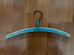 Vintage Baby Kledinghanger Blauw Hout, Kinderen en Baby's, Kinderkamer | Inrichting en Decoratie, Ophalen of Verzenden, Gebruikt