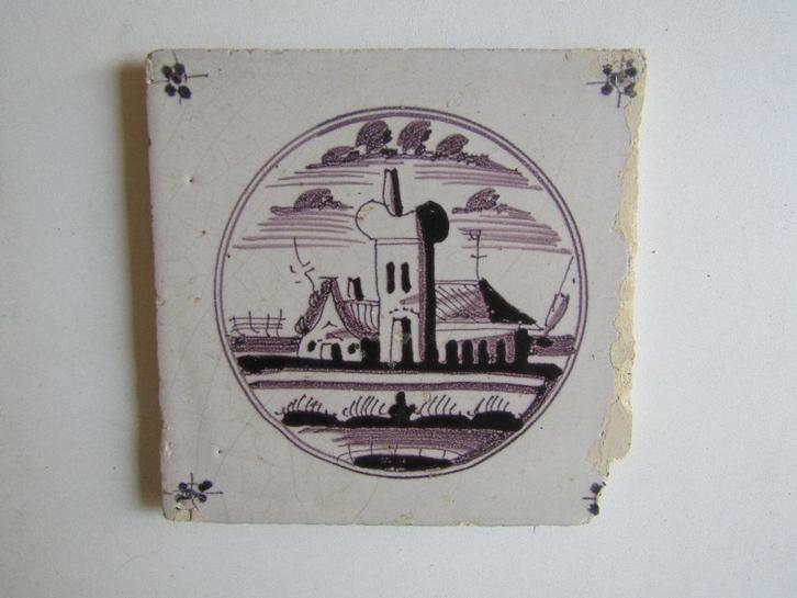 een antieke tegel met een kasteelhoeve., Antiek en Kunst, Antiek | Wandborden en Tegels, Ophalen of Verzenden