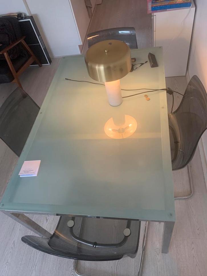 Ikea glazen eettafel(transparant)-Nette staat- met 4 stoelen, Huis en Inrichting, Tafels | Eettafels, Gebruikt, 50 tot 100 cm