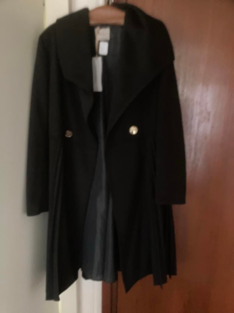 Zwarte dames winterjas met plooien, Ophalen of Verzenden, Nieuw, Maat 46/48 (XL) of groter, Zwart