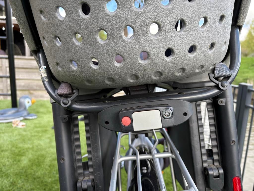 Yepp fietsstoeltje achterop - grijs, Fietsen en Brommers, Fietsaccessoires | Fietsstoeltjes, 15 t/m 25 kg, Achterzitje, Ophalen of Verzenden