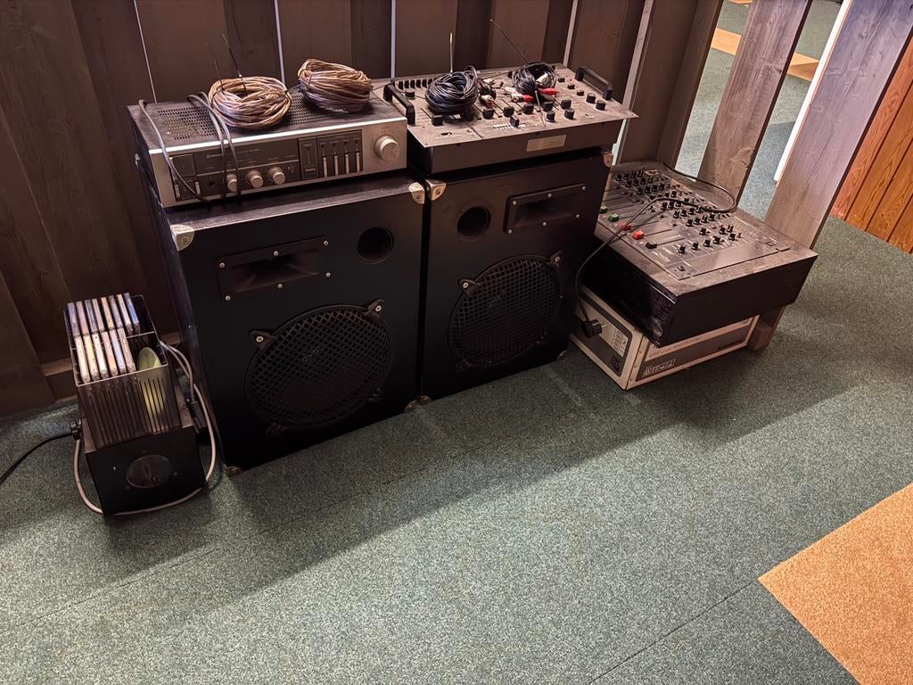 Versterker + 15” speakers + 2 mengpanelen + Numark dual CD, Ophalen of Verzenden, Gebruikt, Dj-set, Numark