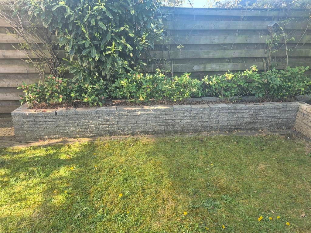 Geknipte 30x30 tegels. 12m1, 40cm hoog, Ophalen, Gebruikt, Beton, Terrastegels