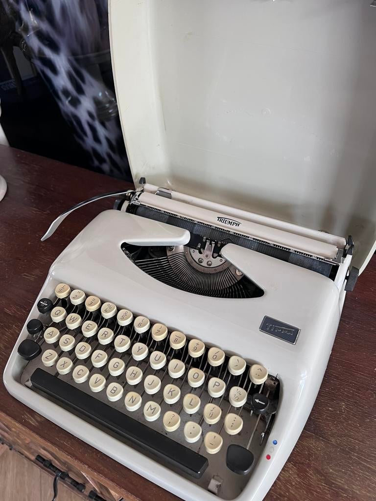 Vintage Triumph typewriter, Diversen, Typemachines, Ophalen of Verzenden, Gebruikt