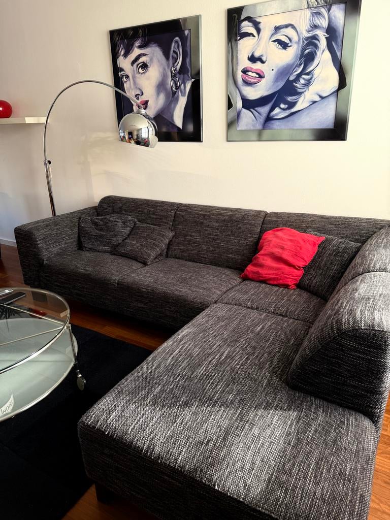 Grijze hoekbank met lichte gebruikssporen, Huis en Inrichting, Banken | Bankstellen, Ophalen, 250 tot 300 cm, Gebruikt, 100 tot 125 cm