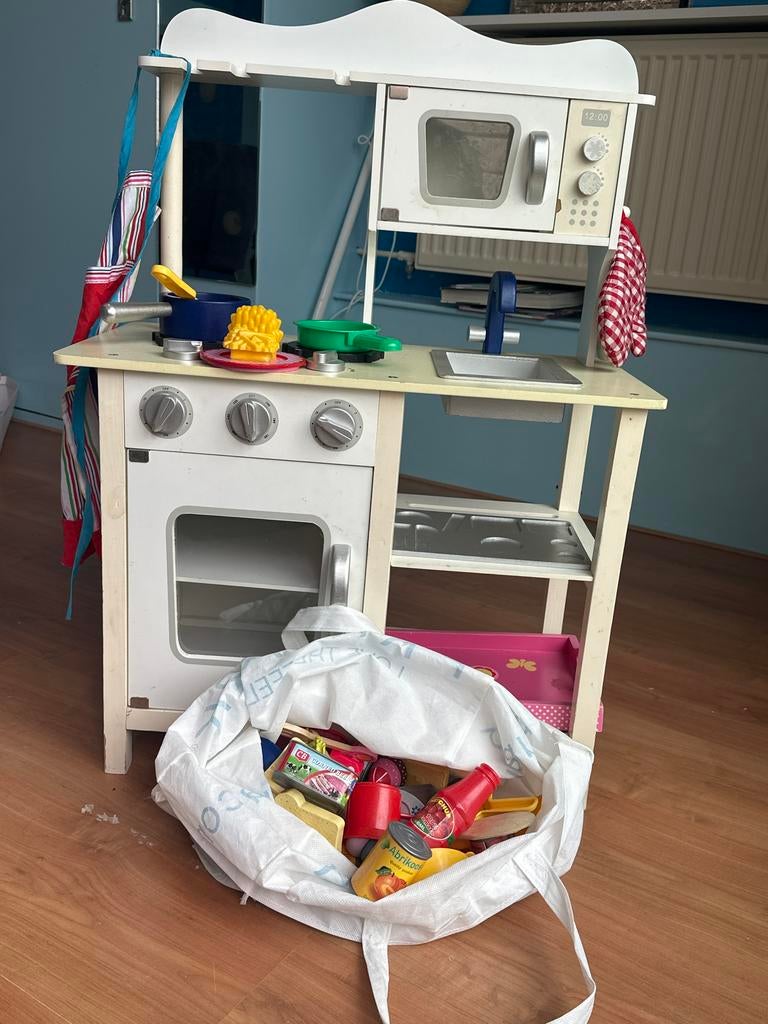 Houten speelkeuken met accessoires, Kinderen en Baby's, Speelgoed | Speelkeukens, Ophalen, Gebruikt, Hout, Speelkeuken