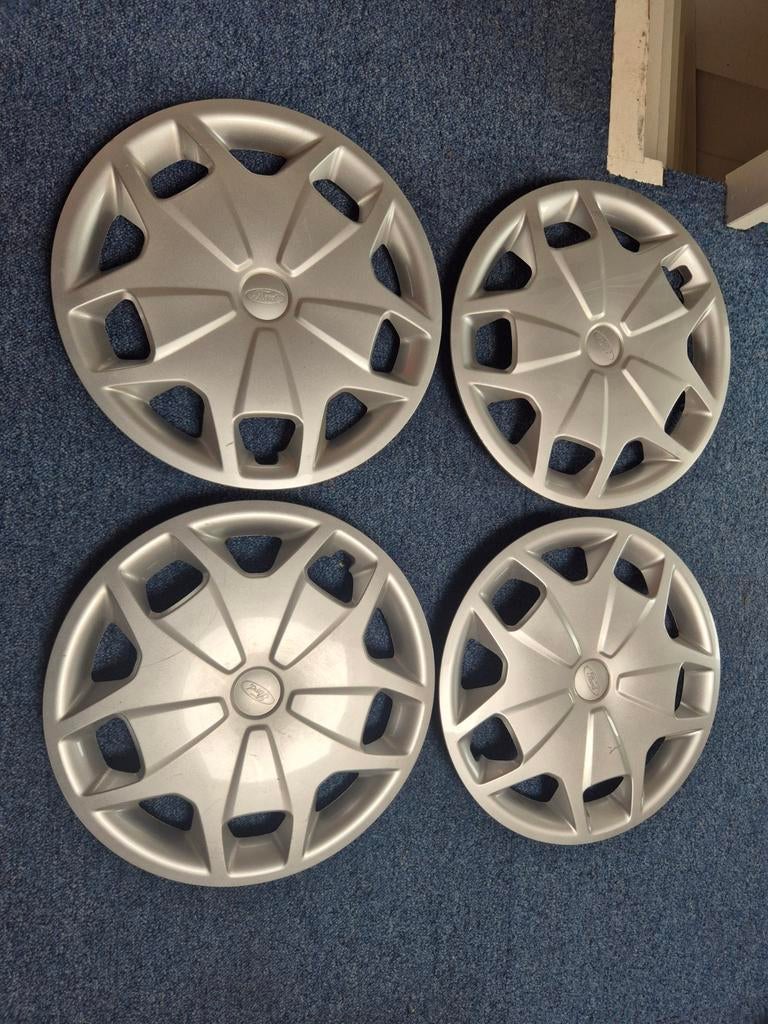 Wieldoppen Ford Transit 16 inch, Ophalen
