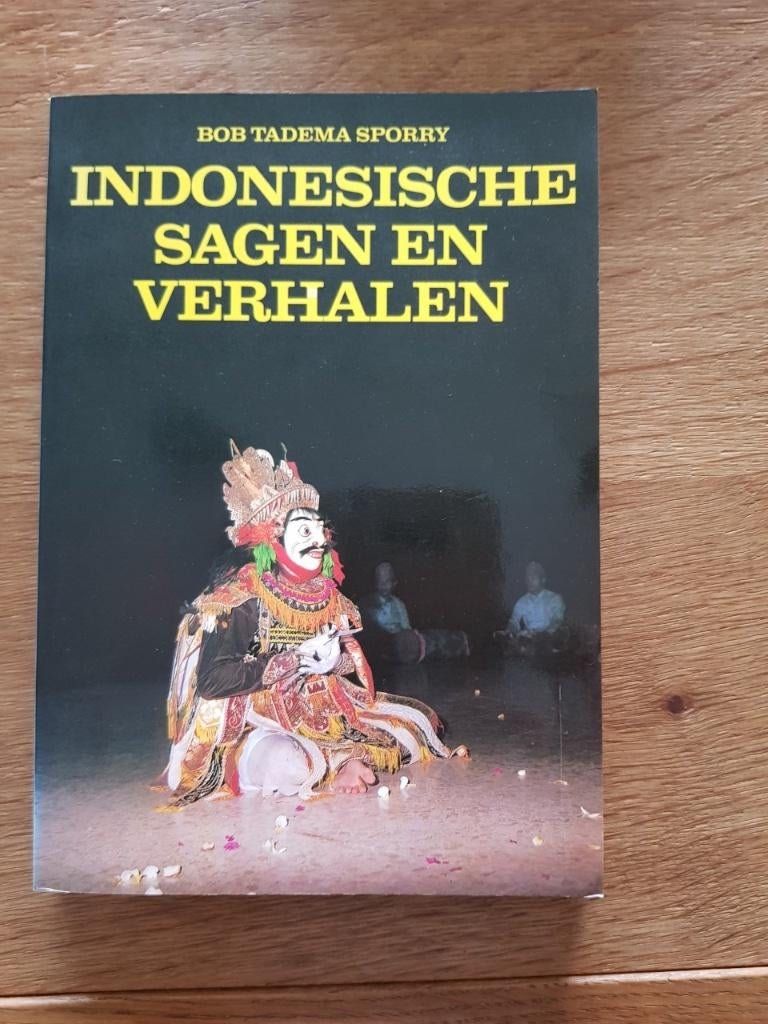 Indonesische sagen en verhalen, Boeken, Ophalen of Verzenden, Gelezen, Azië