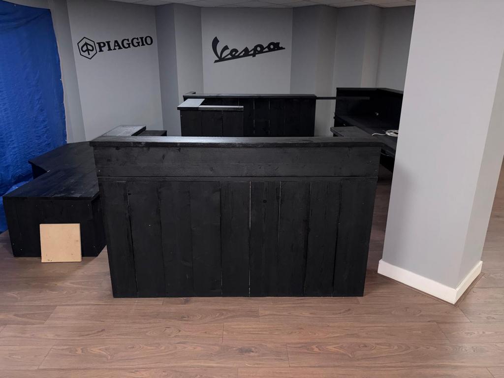 Balie - Balies - Bureau - Tafel - Showroom - Winkel - Steige, Ophalen, Zo goed als nieuw
