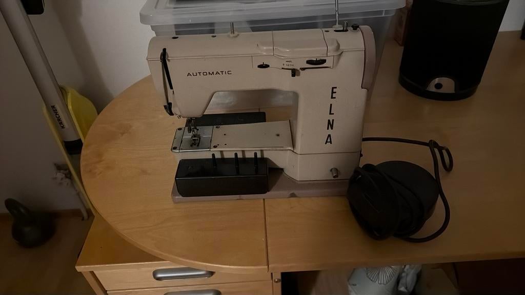 Elna naaimachine, Ophalen, Zo goed als nieuw, Naaimachine, Overige merken