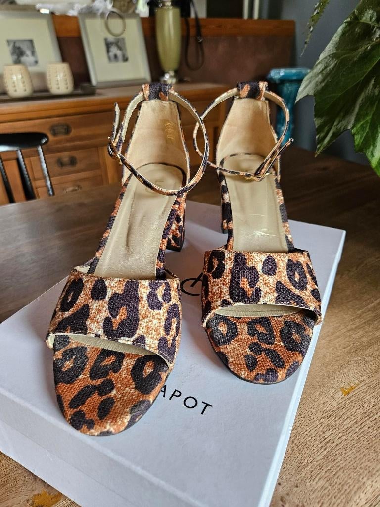 Fabienne Chapot 2x fijne sandaal met hak zo - goed als nieuw, Kleding | Dames, Ophalen, Overige kleuren, Sandalen of Muiltjes