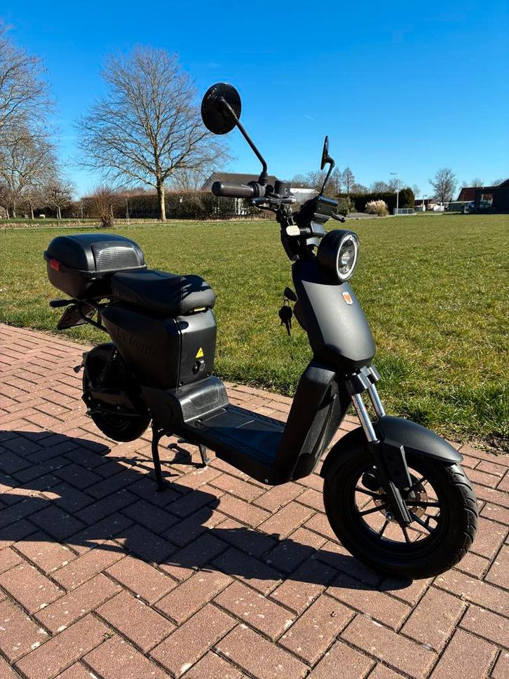 La Souris E-id S1 brom e-scooter 2022 - 7100 km, Fietsen en Brommers, Brommeronderdelen | Scooters, Gebruikt, Overige merken, Overige typen