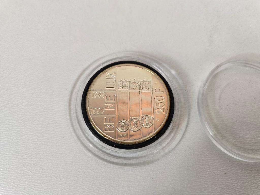 Herdenkingsmunt 250 Frank 1994, 50 jarig Benelux .925 zilver, Postzegels en Munten, Munten | Europa | Euromunten, Losse munt, Overige waardes