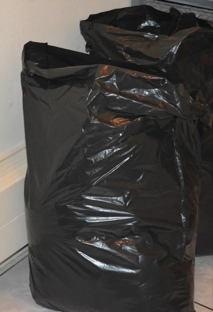 2 Zakken met kleding, Ophalen, Zo goed als nieuw