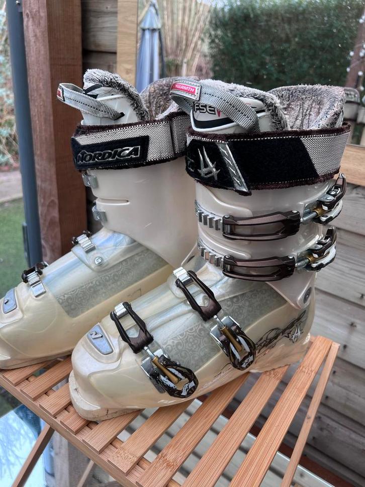 Nordica skischoenen 270-275 maat 42, Sport en Fitness, Skiën en Langlaufen, Gebruikt, Schoenen, Skiën, Nordica, 160 tot 180 cm