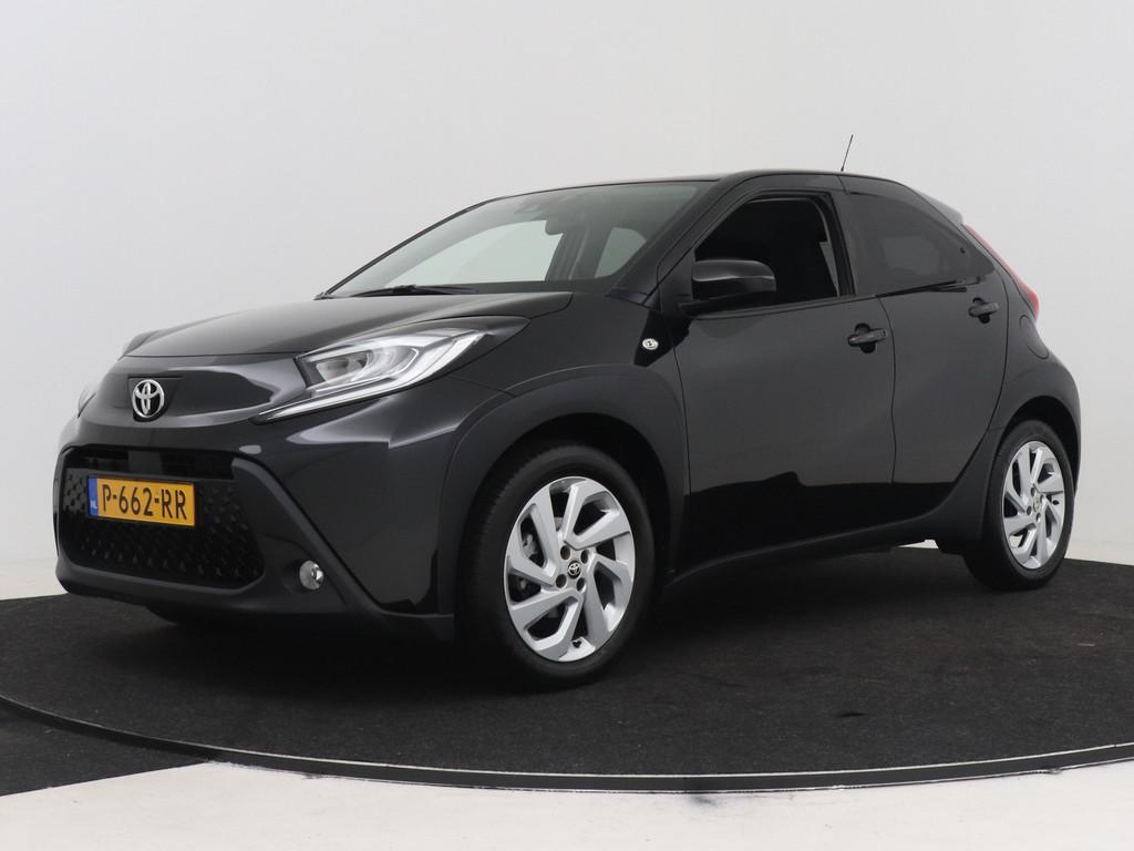 Toyota Aygo X 1.0 VVT-i MT first I Achteruitrijcamera I LM v, 12 maanden, 920 kg, 4 stoelen, Zwart