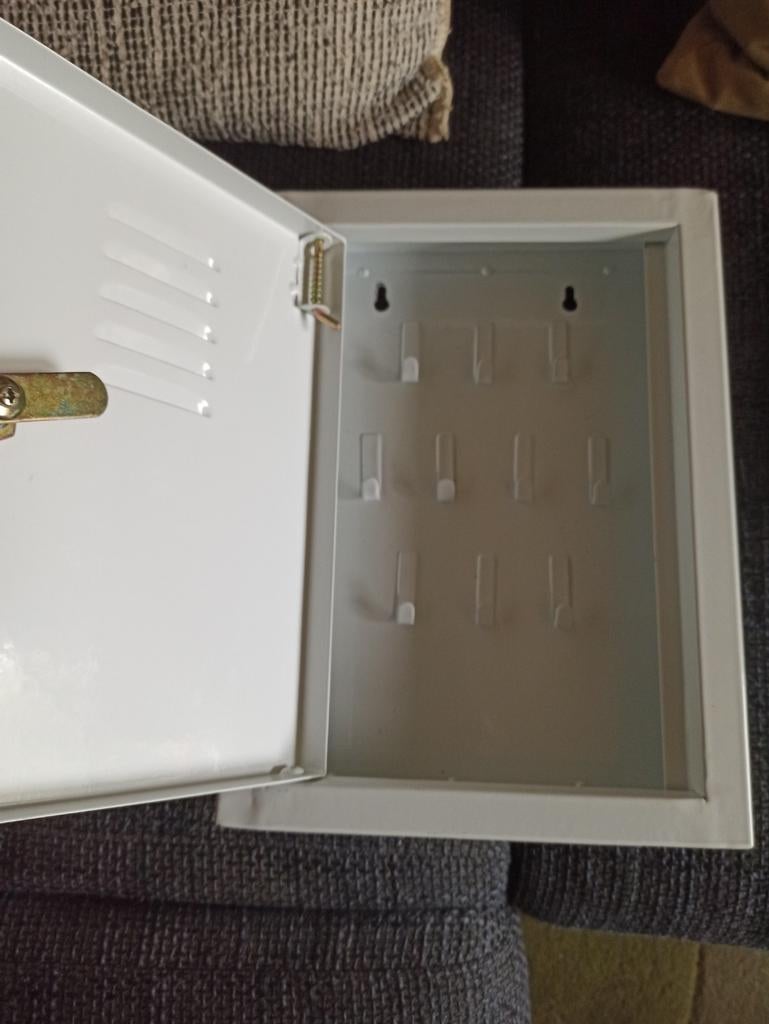 Sleutelkastje met kinderslot, Ophalen, Wit