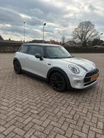 MINI Cooper 1.5 JCW Pakket 136PK | Head-Up | Union Jack, 136 pk, Zwart, 4 stoelen, USB