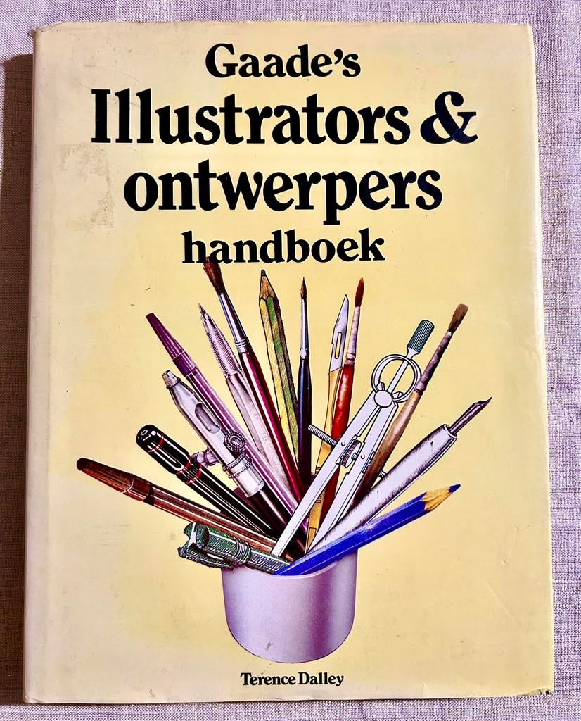 Gaade’s Illustrators & ontwerpers handboek, Boeken, Ophalen of Verzenden, Gelezen, Overige onderwerpen
