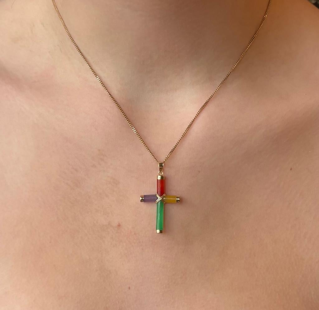 Jade kruis 14k gouden ketting hanger fraai kleurrijk, Voordeelsieraden, Verzenden, Zo goed als nieuw, Info@voordeelsieraden.nl