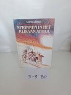 Spionnen in het Rijk van Attila - Sjoerd Leiker, Ophalen of Verzenden, 20e eeuw of later, Gelezen, Sjoerd Leiker