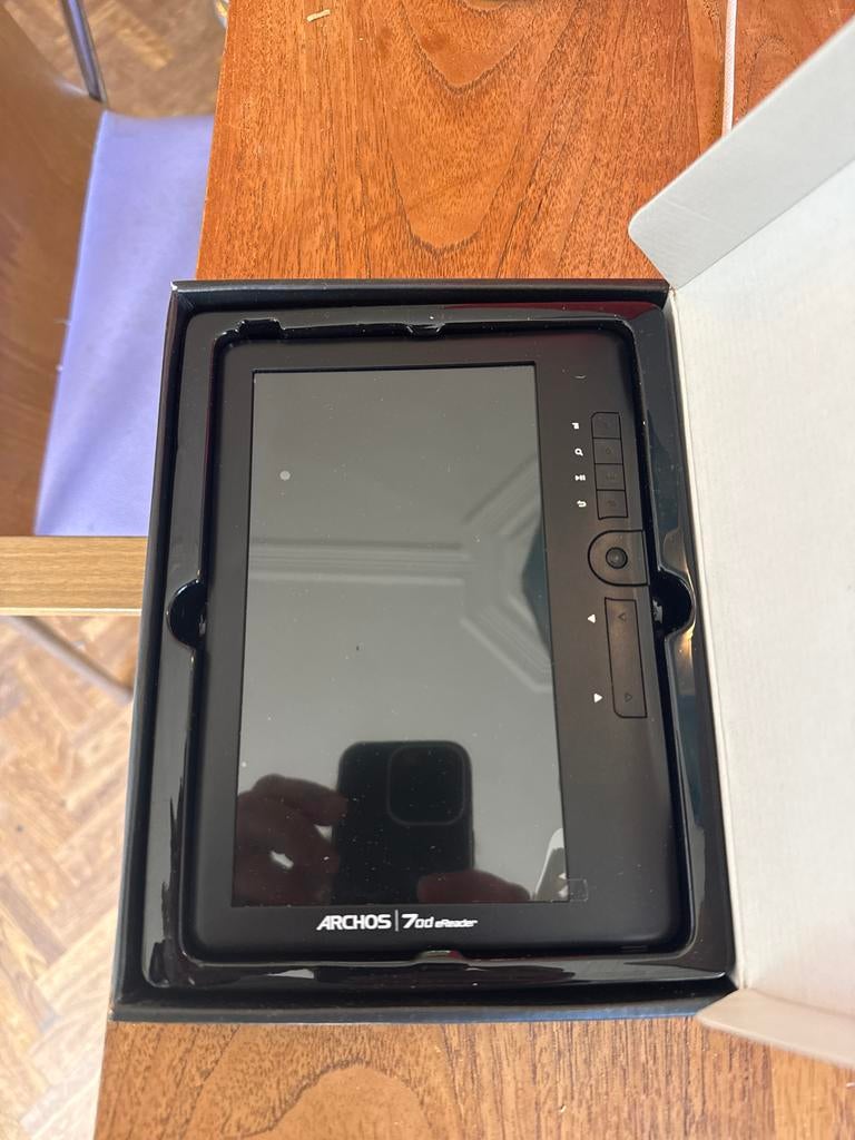 Archos 70d eReader - 7 inch e-reader met multimedia, Touchscreen, Ophalen of Verzenden, Zo goed als nieuw, 4 GB of minder