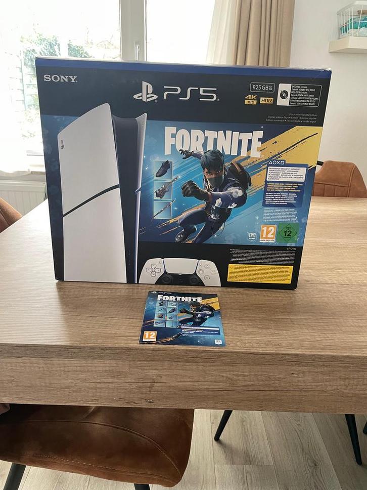 PS5 Slim Digital Fortnite Bundle – 1 Dag Gebruikt!, Spelcomputers en Games, Spelcomputers | Sony PlayStation 5, Zo goed als nieuw