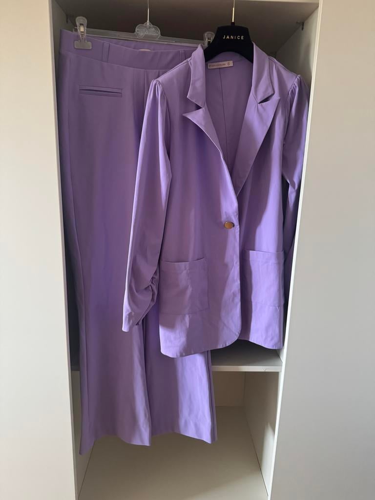Studio Anneloes blazer en Flair broek travelstof Lila maat M, Maat 38/40 (M), Kostuum of Pak, Paars, Ophalen of Verzenden