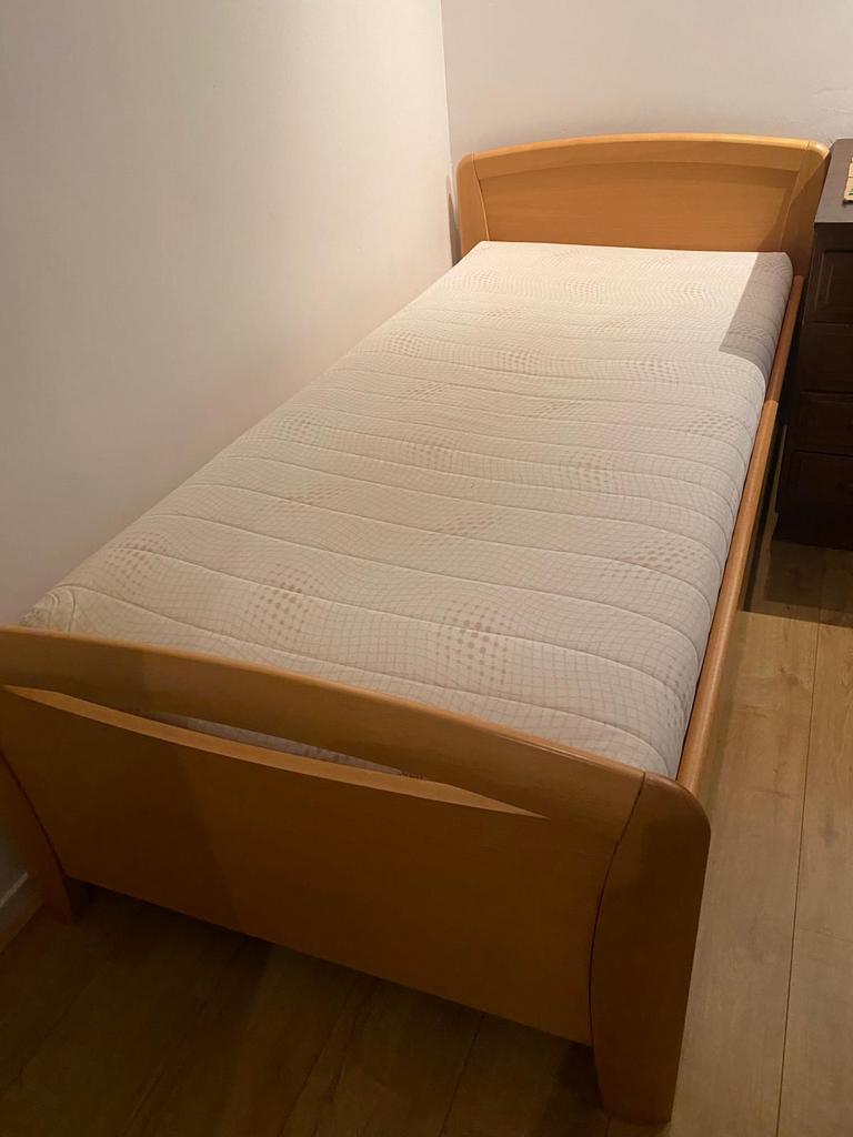 Gratis af te halen: electrisch verstelbaar seniorenbed, Verstelbaar, 90 cm, Ophalen of Verzenden, Zo goed als nieuw