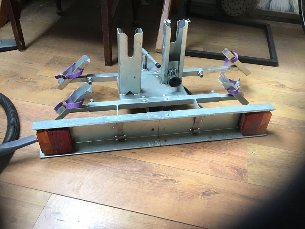 Fietsendrager, Ophalen, Zo goed als nieuw, Trekhaakdrager