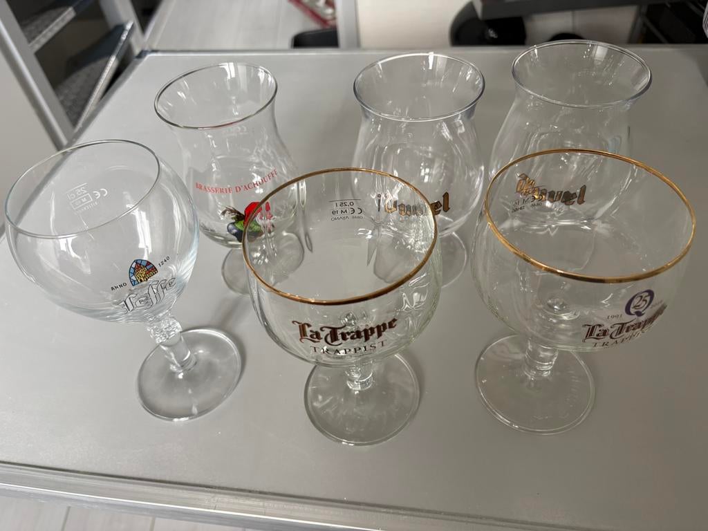 Bierglazen voor speciaal bier  €2,- per stuk, Ophalen, Zo goed als nieuw, Bierglas