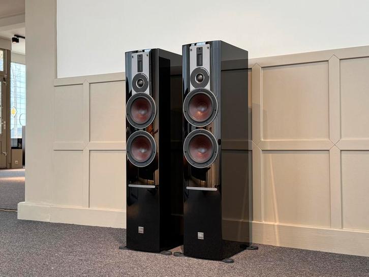 Dali Rubicon 6C / Soundhub / Bluos NPM-2i, Audio, Tv en Foto, Luidsprekers, Zo goed als nieuw, Front, Rear of Stereo speakers