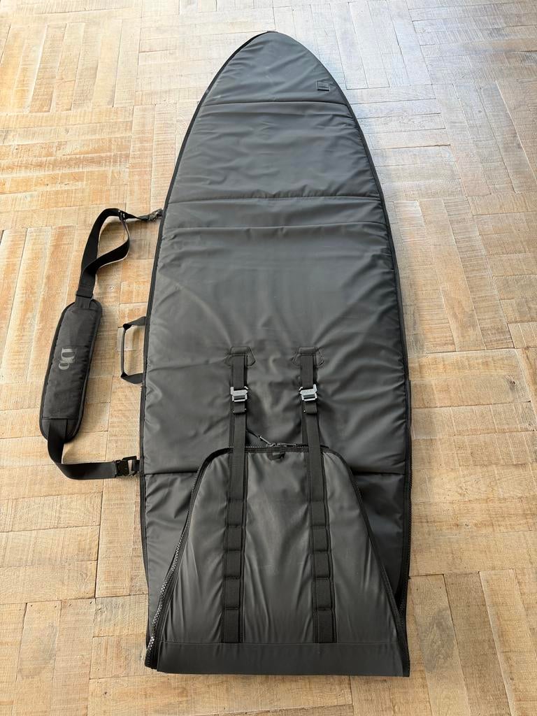 DB single surfboard bag 6’4 - 7’6, Watersport en Boten, Golfsurfen, Ophalen of Verzenden, Zo goed als nieuw, Overige typen