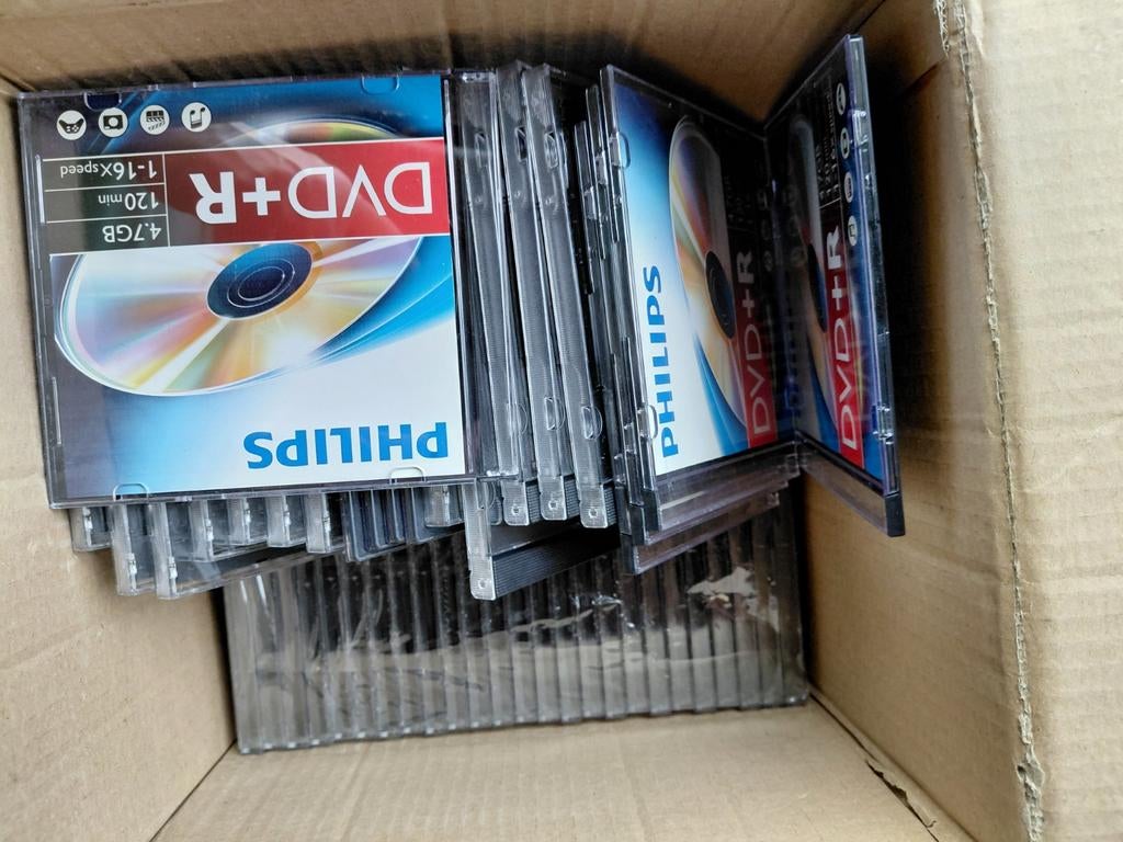 Doos met ruim 60 nieuwe cd's om te branden, Computers en Software, Beschrijfbare discs, Ophalen of Verzenden, Nieuw