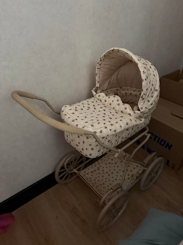 Konges Slöjd poppen/kinderwagen, Kinderen en Baby's, Speelgoed | Poppen, Ophalen, Zo goed als nieuw, Babypop