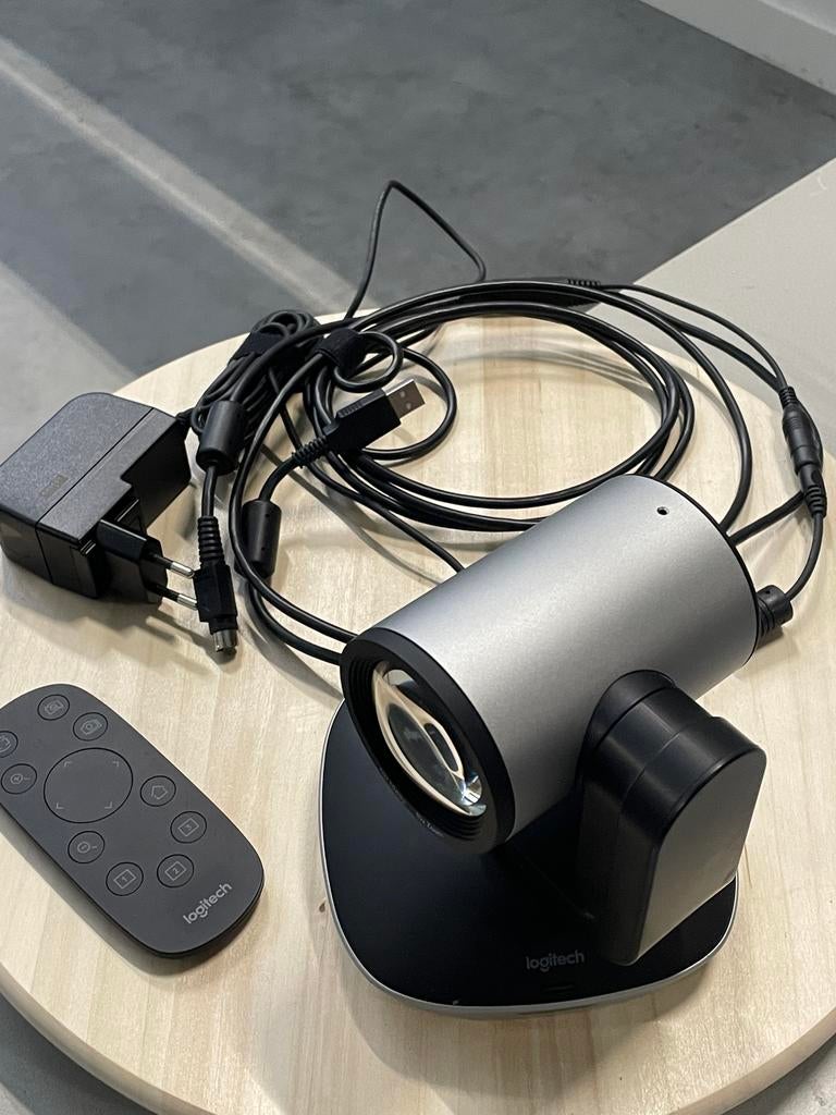 Logitech webcam full hd 1080p met afstandsbediening, Computers en Software, Webcams, Ophalen of Verzenden, Gebruikt, Bedraad, Microfoon