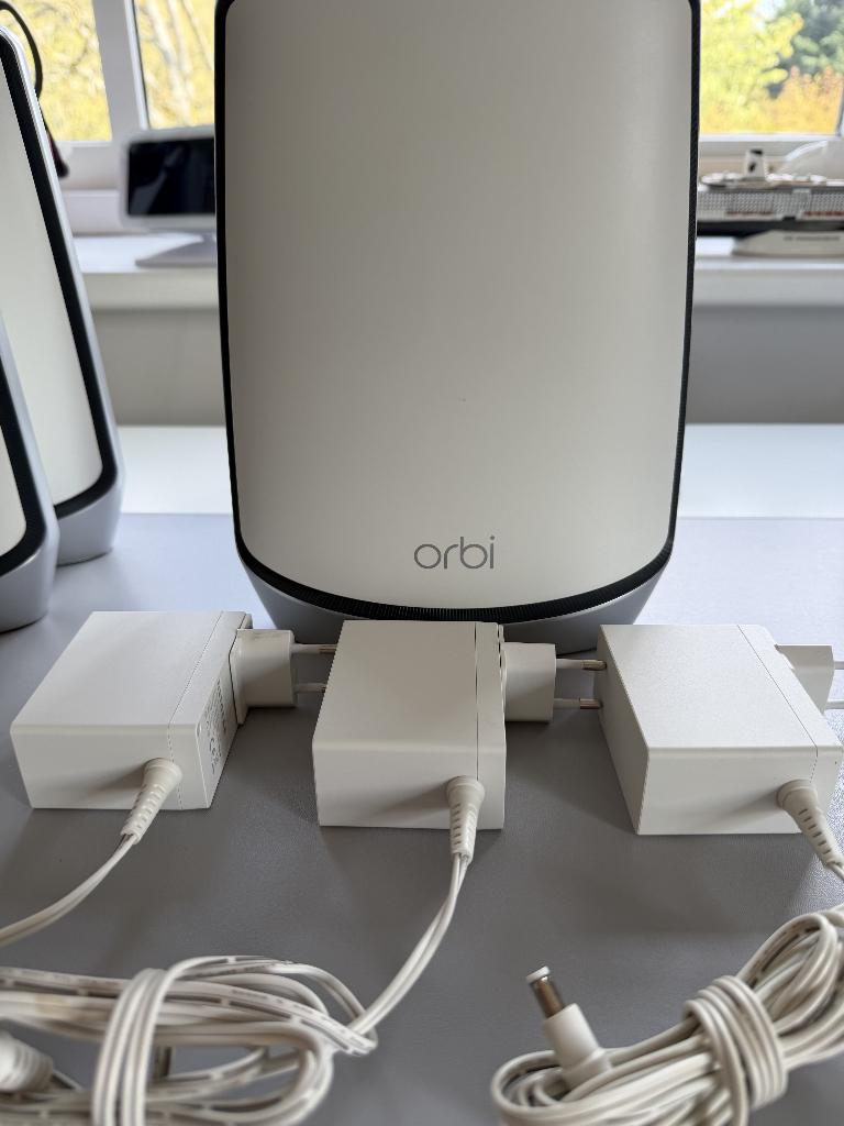 Netgear Orbi AX6000 WiFi 6 - RBK853 - router en 2x satelliet, Ophalen of Verzenden, Gebruikt, Router, Netgear Orbi