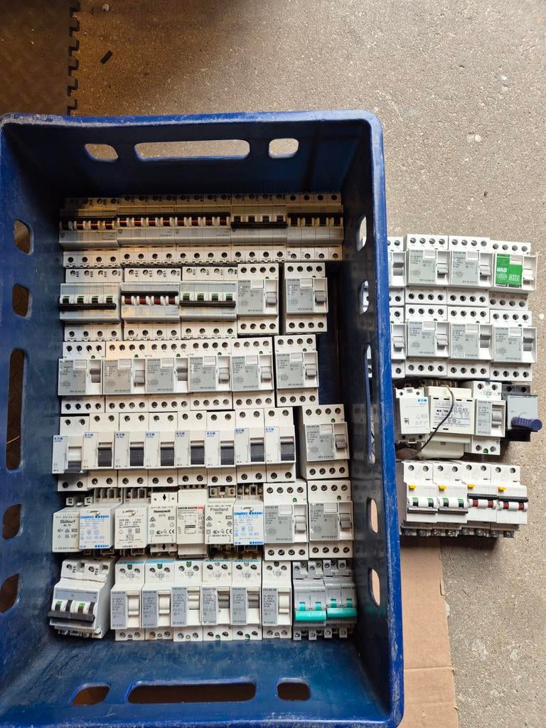 Holec Automaten, Aardlekschakelaars, Hoofdschakelaar, Belt, Gebruikt, Niet van toepassing, Niet van toepassing, Ophalen of Verzenden