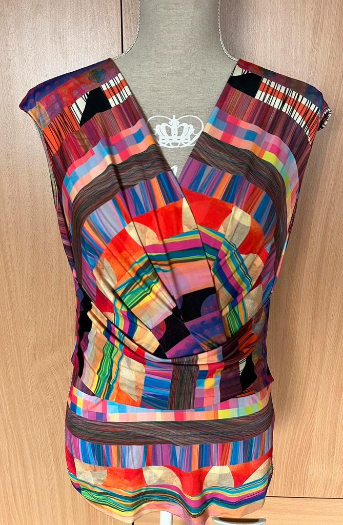 Eroke top maat 42(v), Kleding | Dames, Tops, Zo goed als nieuw, Maat 42/44 (L), Overige kleuren, Zonder mouw, Ophalen of Verzenden